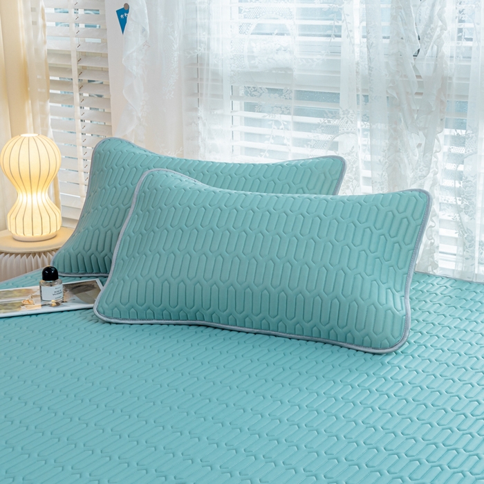 91家纺网 家纺一手货源 找家纺 默忆 2026新款凉感丝简约纯色乳胶凉席 橄榄绿