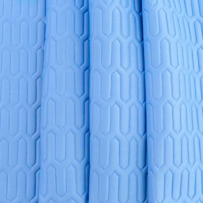 91家纺网 家纺一手货源 找家纺 默忆 2026新款凉感丝简约纯色乳胶凉席 天空蓝