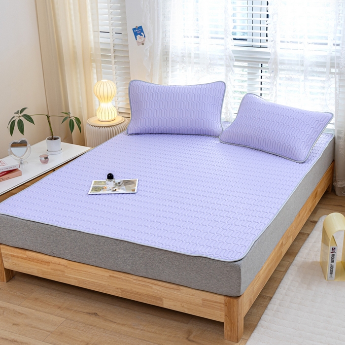 91家纺网 家纺一手货源 找家纺 默忆 2026新款凉感丝简约纯色乳胶凉席 炫丽紫