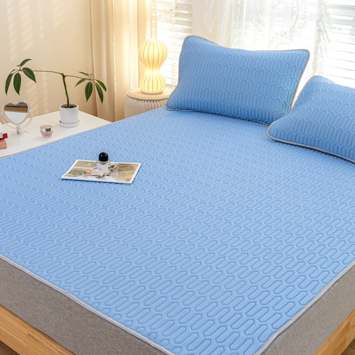 91家纺网 家纺一手货源 找家纺 默忆 2026新款凉感丝简约纯色乳胶凉席 天空蓝