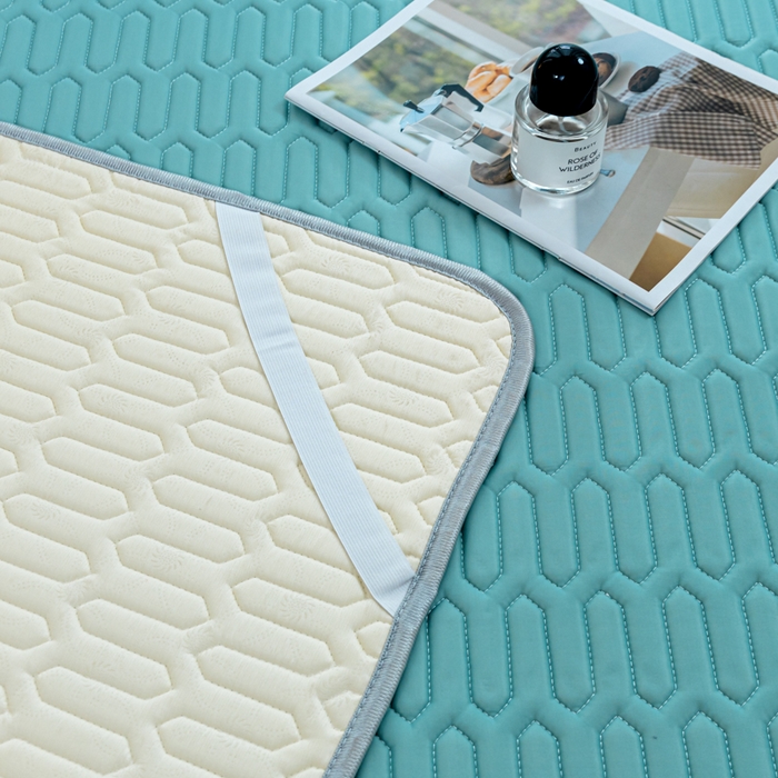 91家纺网 家纺一手货源 找家纺 默忆 2026新款凉感丝简约纯色乳胶凉席 橄榄绿