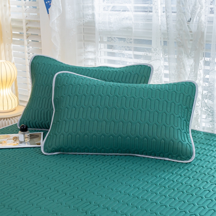 91家纺网 家纺一手货源 找家纺 默忆 2026新款凉感丝简约纯色乳胶凉席 墨绿