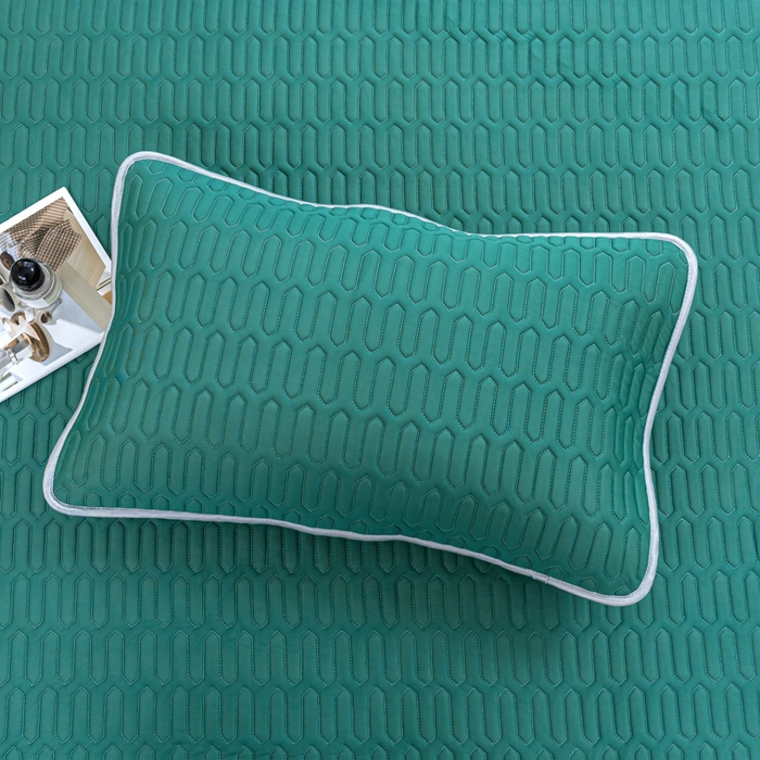 91家纺网 家纺一手货源 找家纺 默忆 2026新款凉感丝简约纯色乳胶凉席 墨绿