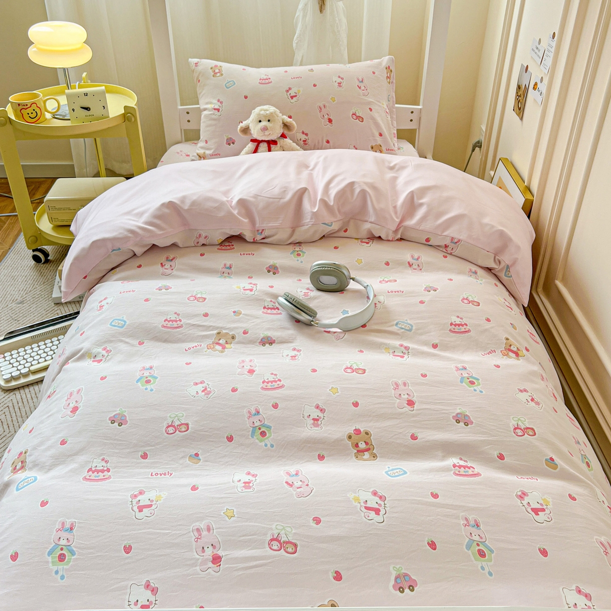 91家纺网 家纺一手货源 找家纺 纽缦家纺 2026新款A类水洗棉学生套件系列 软糖猫