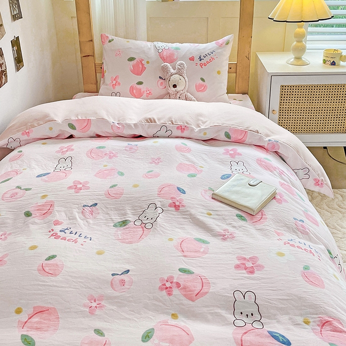 91家纺网 家纺一手货源 找家纺 纽缦家纺 2026新款A类水洗棉学生套件系列 桃你喜欢