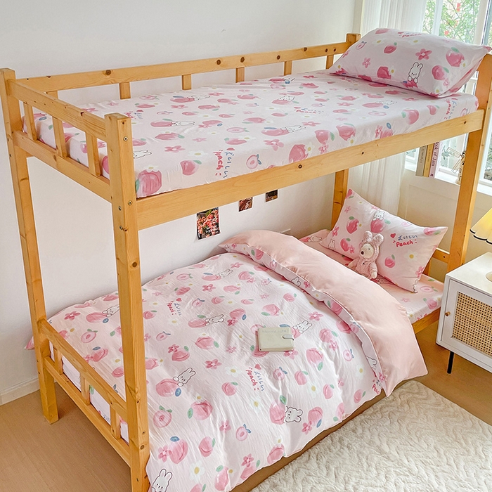 91家纺网 家纺一手货源 找家纺 纽缦家纺 2026新款A类水洗棉学生套件系列 桃你喜欢