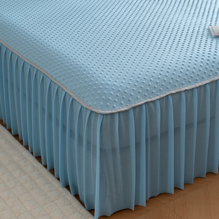 91家纺网 家纺一手货源 找家纺 默忆 2026新款3DA类直播网红热款凉感丝冰豆豆三明治复合床裙款凉席三件套 天空蓝