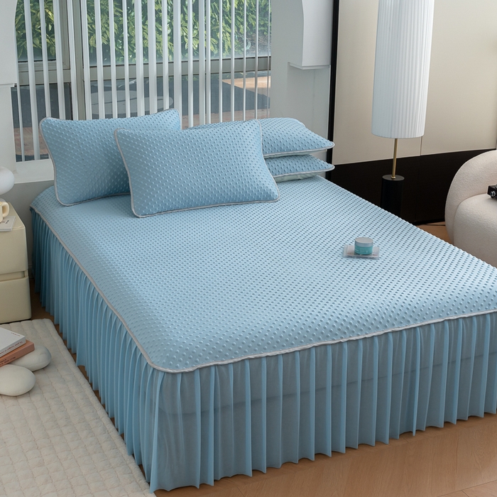 91家纺网 家纺一手货源 找家纺 默忆 2026新款3DA类直播网红热款凉感丝冰豆豆三明治复合床裙款凉席三件套 天空蓝