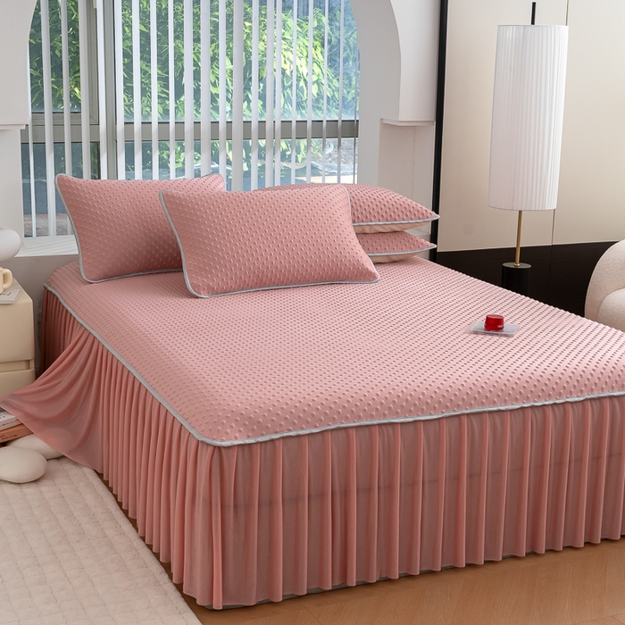 91家纺网 家纺一手货源 找家纺 默忆 2026新款3DA类直播网红热款凉感丝冰豆豆三明治复合床裙款凉席三件套 时尚粉