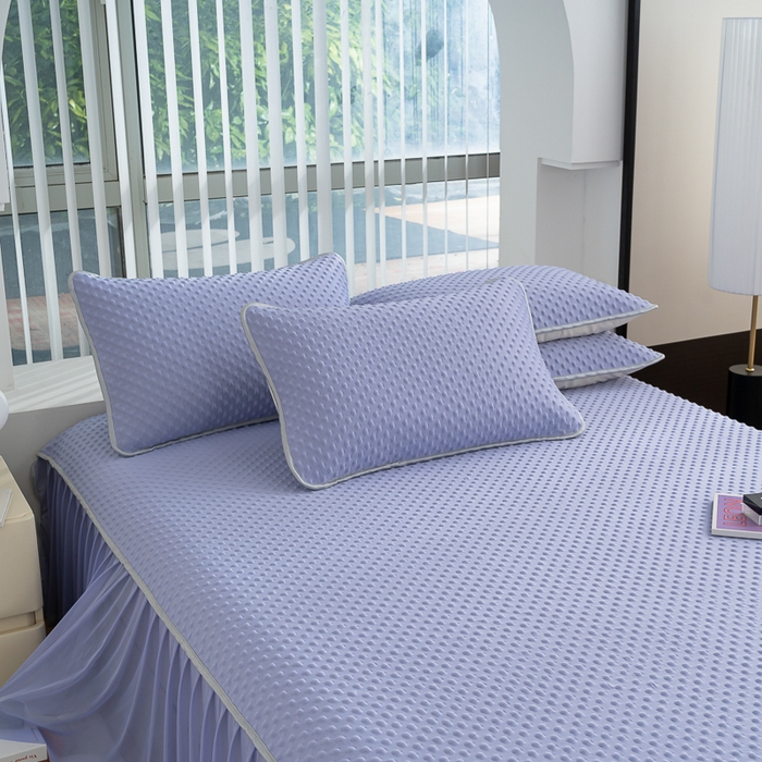 91家纺网 家纺一手货源 找家纺 默忆 2026新款3DA类直播网红热款凉感丝冰豆豆三明治复合床裙款凉席三件套 熏衣紫