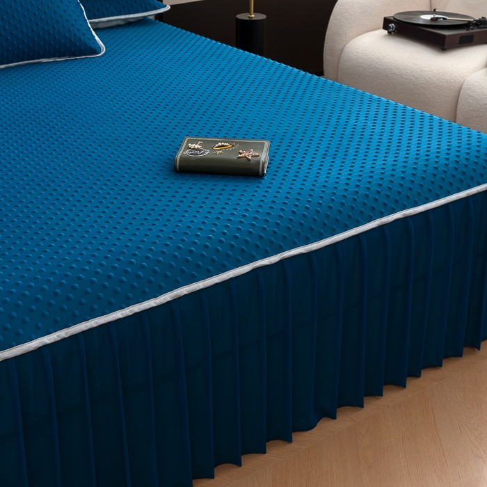 91家纺网 家纺一手货源 找家纺 默忆 2026新款3DA类直播网红热款凉感丝冰豆豆三明治复合床裙款凉席三件套 孔雀蓝