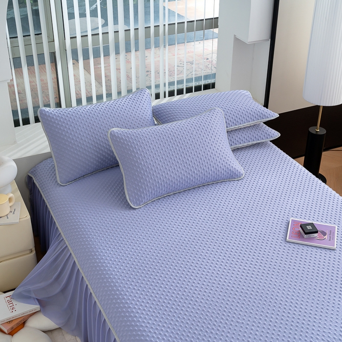 91家纺网 家纺一手货源 找家纺 默忆 2026新款3DA类直播网红热款凉感丝冰豆豆三明治复合床裙款凉席三件套 熏衣紫