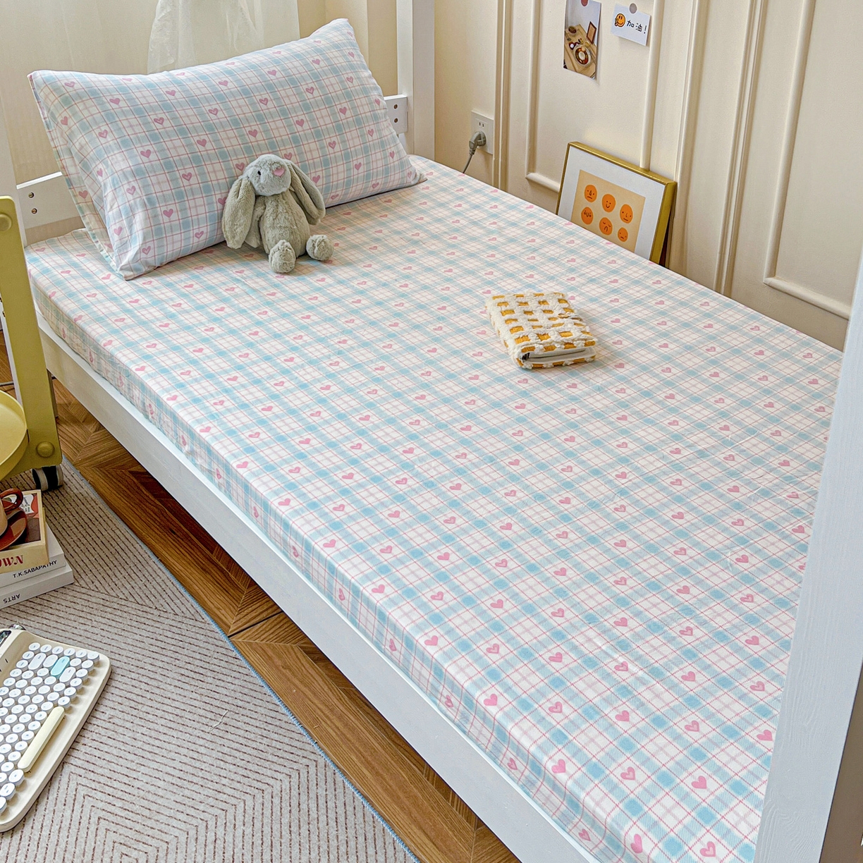 91家纺网 家纺一手货源 找家纺 纽缦家纺 2026新款A类水洗棉学生套件系列 温暖粉心