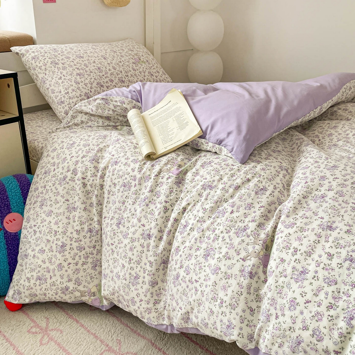 91家纺网 家纺一手货源 找家纺 纽缦家纺 2026新款A类水洗棉学生套件系列 小兔花漾