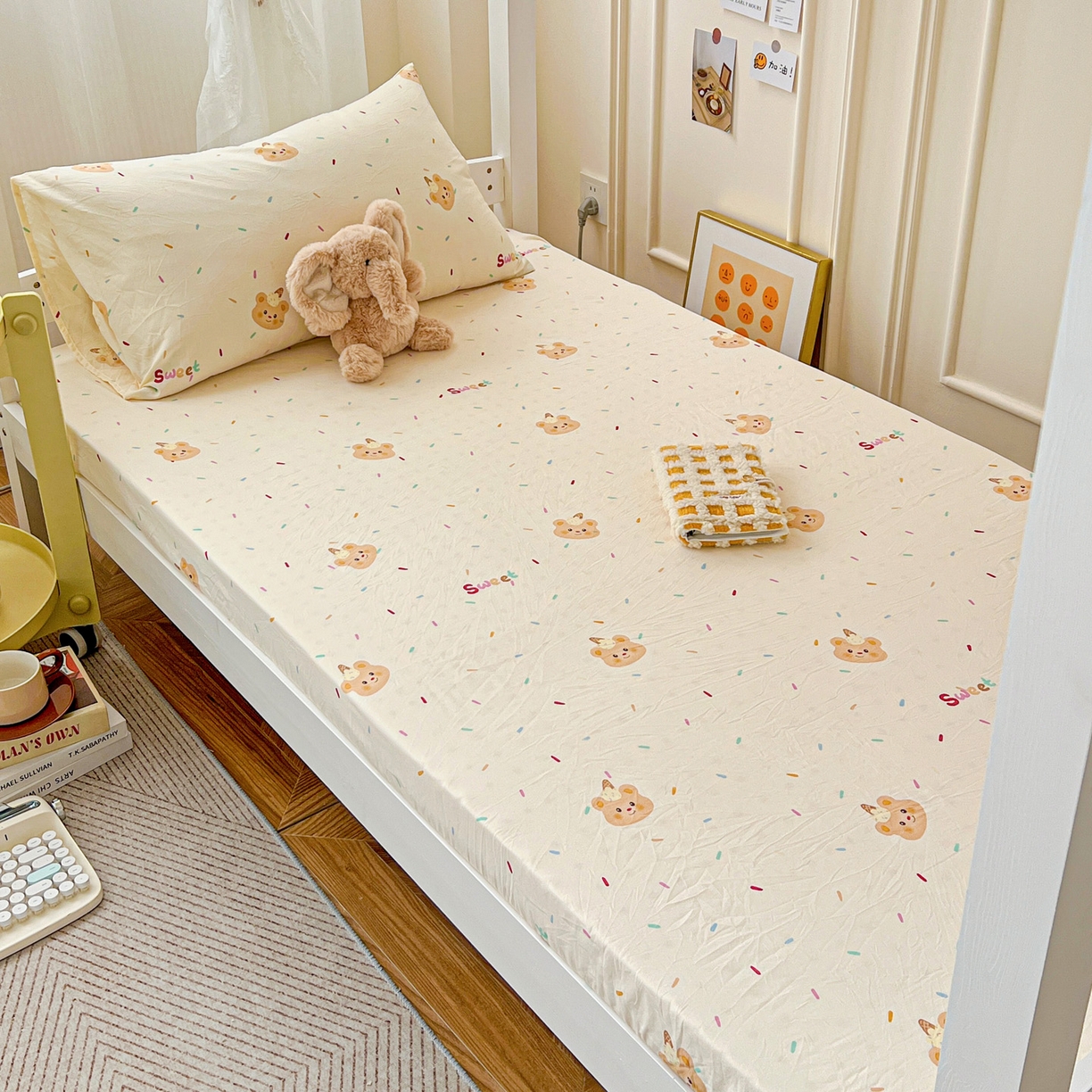 91家纺网 家纺一手货源 找家纺 纽缦家纺 2026新款A类水洗棉学生套件系列 小熊冰淇淋