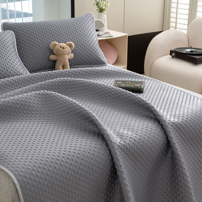 91家纺网 家纺一手货源 找家纺 （总）默忆 2026新款3D轻奢风A类直播网红热款凉感丝冰豆豆三明治复合床单款凉席两件套三件套