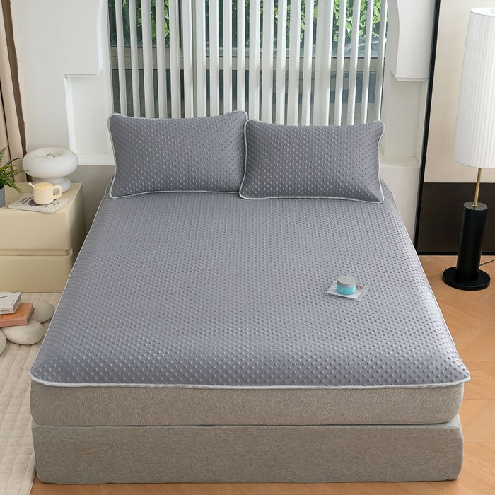 91家纺网 家纺一手货源 找家纺 （总）默忆 2026新款3D轻奢风A类直播网红热款凉感丝冰豆豆三明治复合床单款凉席两件套三件套