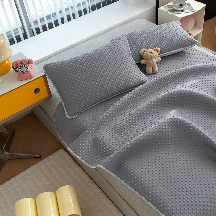 91家纺网 家纺一手货源 找家纺 （总）默忆 2026新款3D轻奢风A类直播网红热款凉感丝冰豆豆三明治复合床单款凉席两件套三件套