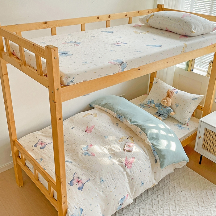 91家纺网 家纺一手货源 找家纺 纽缦家纺 2026新款A类水洗棉学生套件系列 星蝶物语