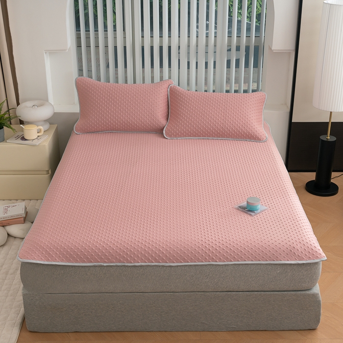 默忆 2026新款3D轻奢风A类直播网红热款凉感丝冰豆豆三明治复合床单款凉席两件套三件套 时尚粉