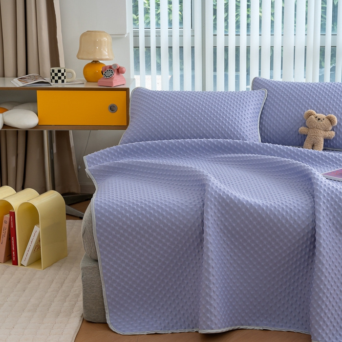 91家纺网 家纺一手货源 找家纺 默忆 2026新款3D轻奢风A类直播网红热款凉感丝冰豆豆三明治复合床单款凉席两件套三件套 熏衣紫