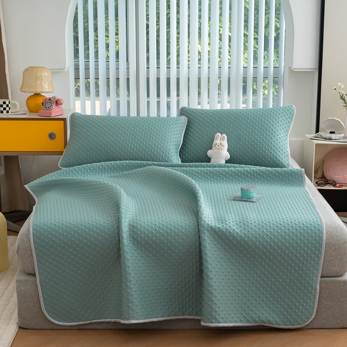 91家纺网 家纺一手货源 找家纺 默忆 2026新款3D轻奢风A类直播网红热款凉感丝冰豆豆三明治复合床单款凉席两件套三件套 果绿