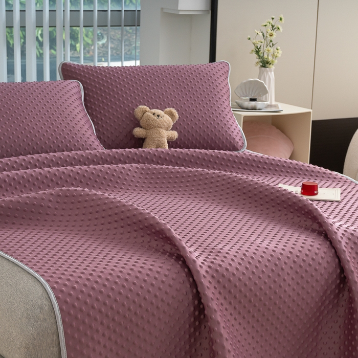 91家纺网 家纺一手货源 找家纺 默忆 2026新款3D轻奢风A类直播网红热款凉感丝冰豆豆三明治复合床单款凉席两件套三件套 香芋紫