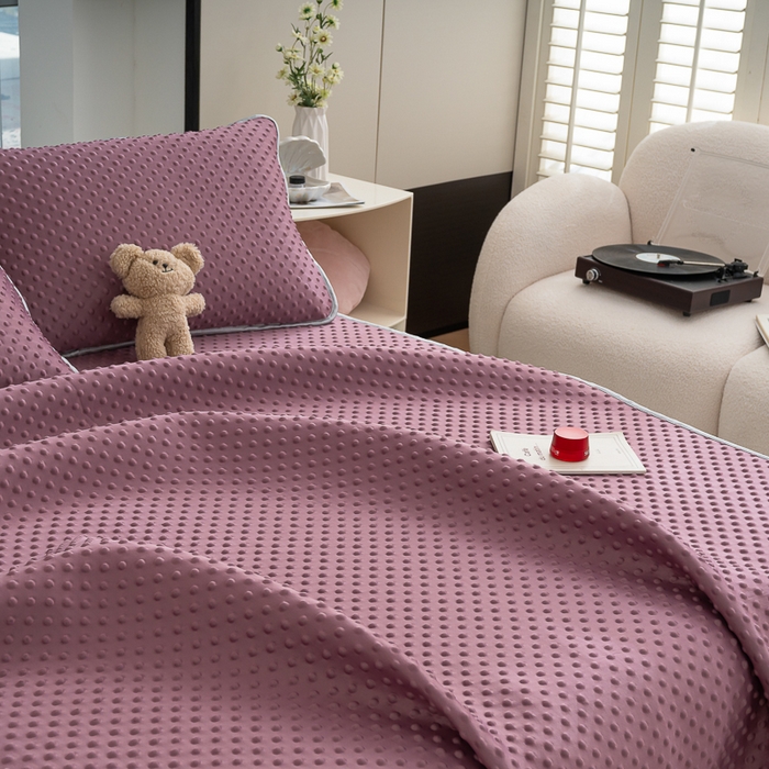 91家纺网 家纺一手货源 找家纺 默忆 2026新款3D轻奢风A类直播网红热款凉感丝冰豆豆三明治复合床单款凉席两件套三件套 香芋紫