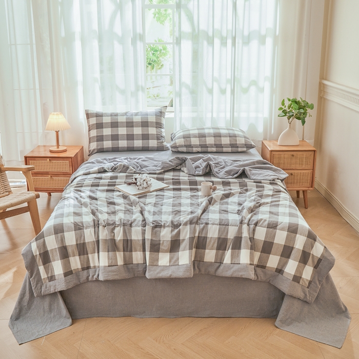 91家纺网 家纺一手货源 找家纺 雅萱家纺 2026新款全棉色织水洗棉棉花夏被 日和-大棕格 棉花夏被四件套