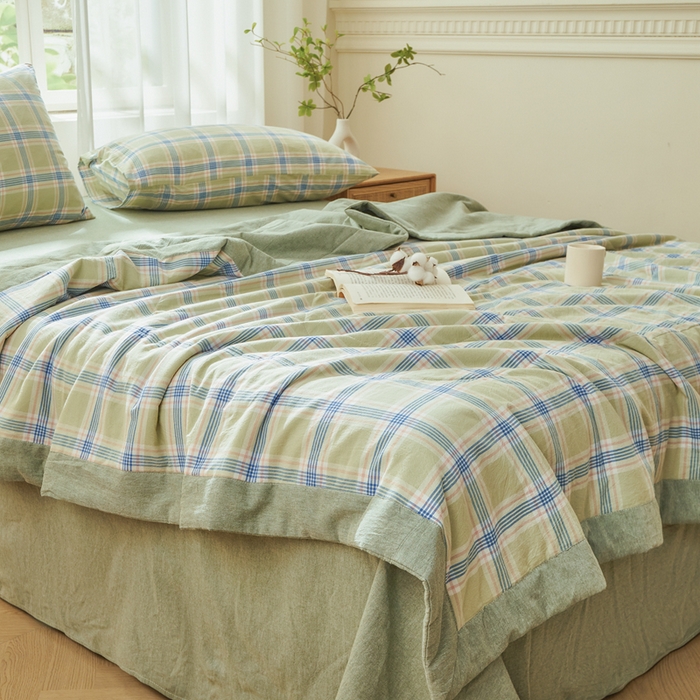 91家纺网 家纺一手货源 找家纺 雅萱家纺 2026新款全棉色织水洗棉棉花夏被 山野间 棉花夏被四件套