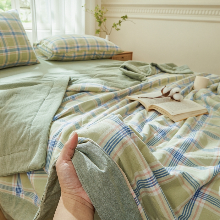 91家纺网 家纺一手货源 找家纺 雅萱家纺 2026新款全棉色织水洗棉棉花夏被 山野间 棉花夏被四件套