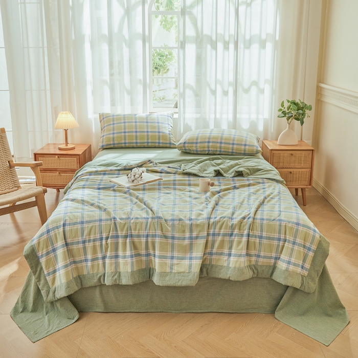 91家纺网 家纺一手货源 找家纺 雅萱家纺 2026新款全棉色织水洗棉棉花夏被 山野间 棉花夏被四件套