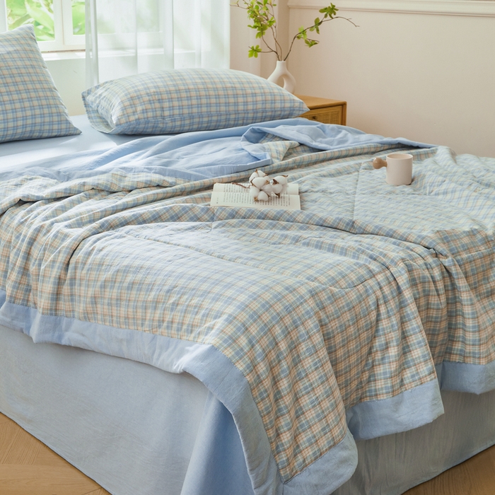 91家纺网 家纺一手货源 找家纺 雅萱家纺 2026新款全棉色织水洗棉棉花夏被 未央-蓝 棉花夏被四件套