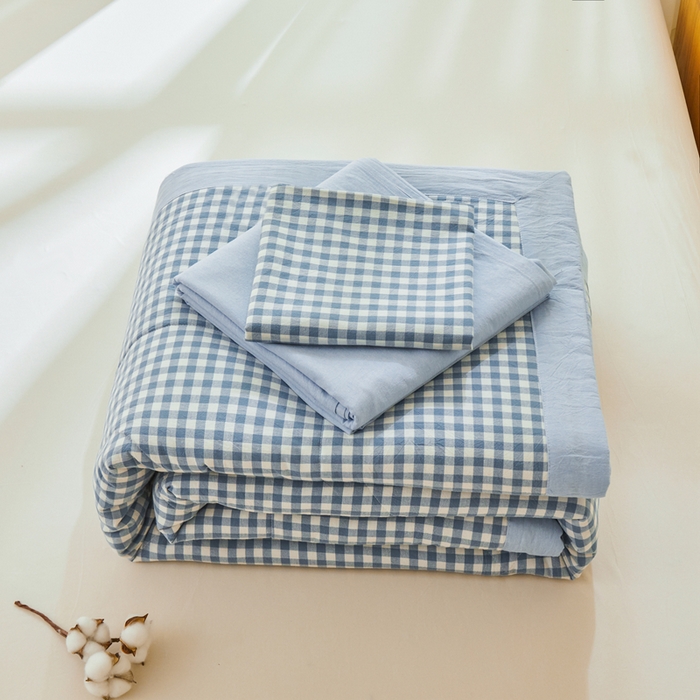 91家纺网 家纺一手货源 找家纺 雅萱家纺 2026新款全棉色织水洗棉棉花夏被 小格-蓝 棉花夏被四件套