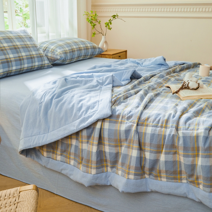 91家纺网 家纺一手货源 找家纺 雅萱家纺 2026新款全棉色织水洗棉棉花夏被 意境-兰星格 棉花夏被四件套