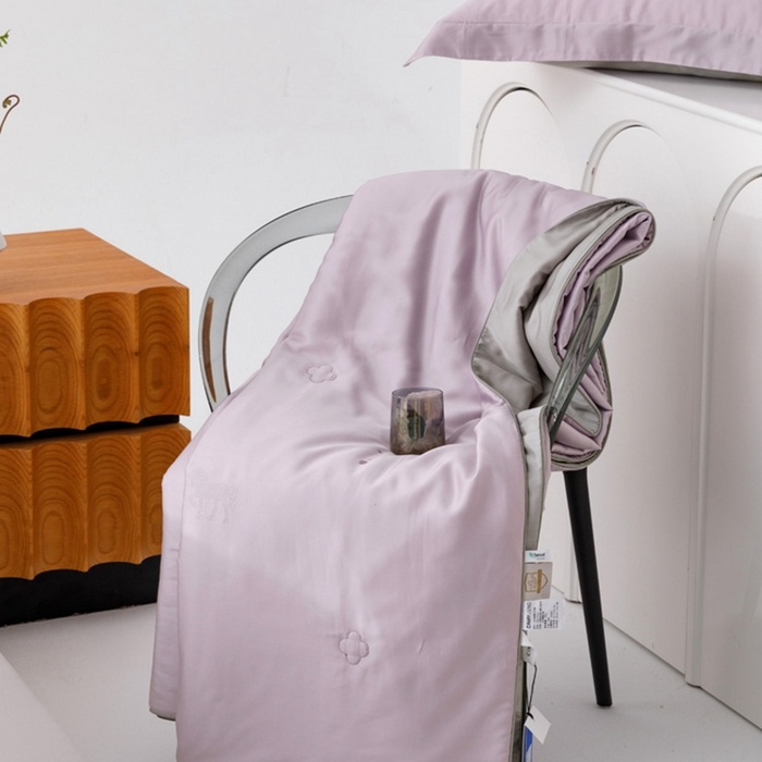 91家纺网 家纺一手货源 找家纺 （总）CINNY馨宜 2026新款60莱赛尔大豆纤维撞色天丝夏被-伯爵