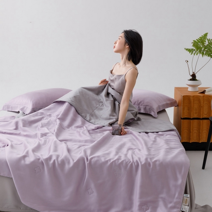 91家纺网 家纺一手货源 找家纺 （总）CINNY馨宜 2026新款60莱赛尔大豆纤维撞色天丝夏被-伯爵