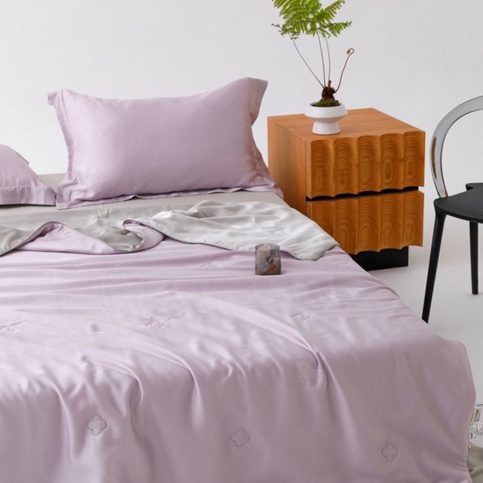 91家纺网 家纺一手货源 找家纺 CINNY馨宜 2026新款60莱赛尔大豆纤维撞色天丝夏被-伯爵 晨曦紫