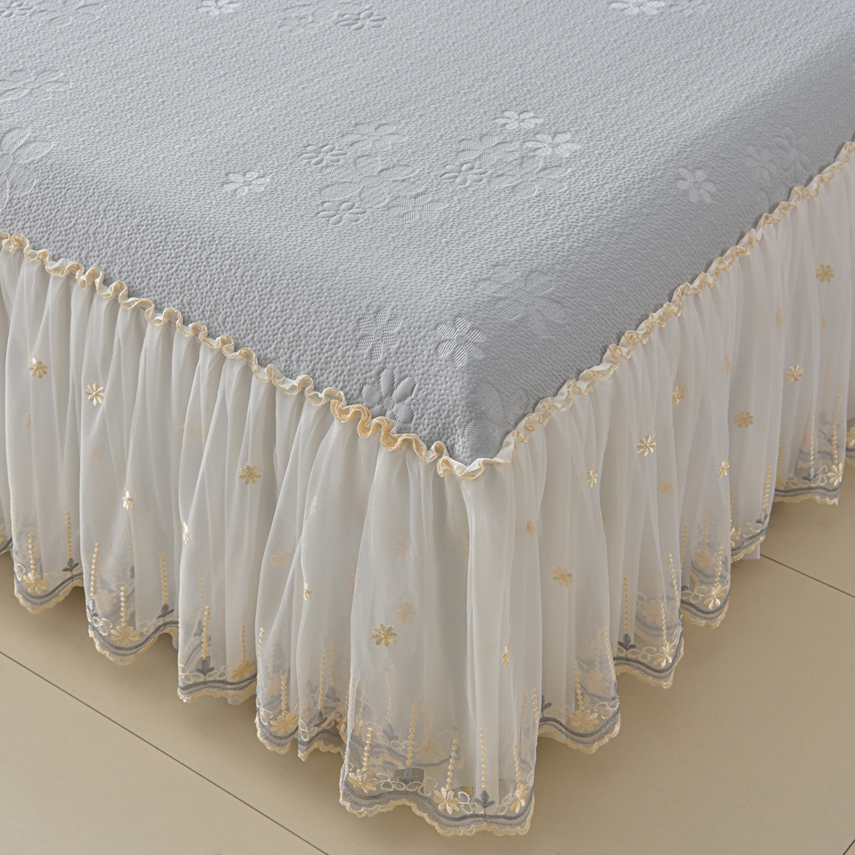 91家纺网 家纺一手货源 找家纺 （总）民新家纺 2026新款3D立体冰豆豆席床裙三件套