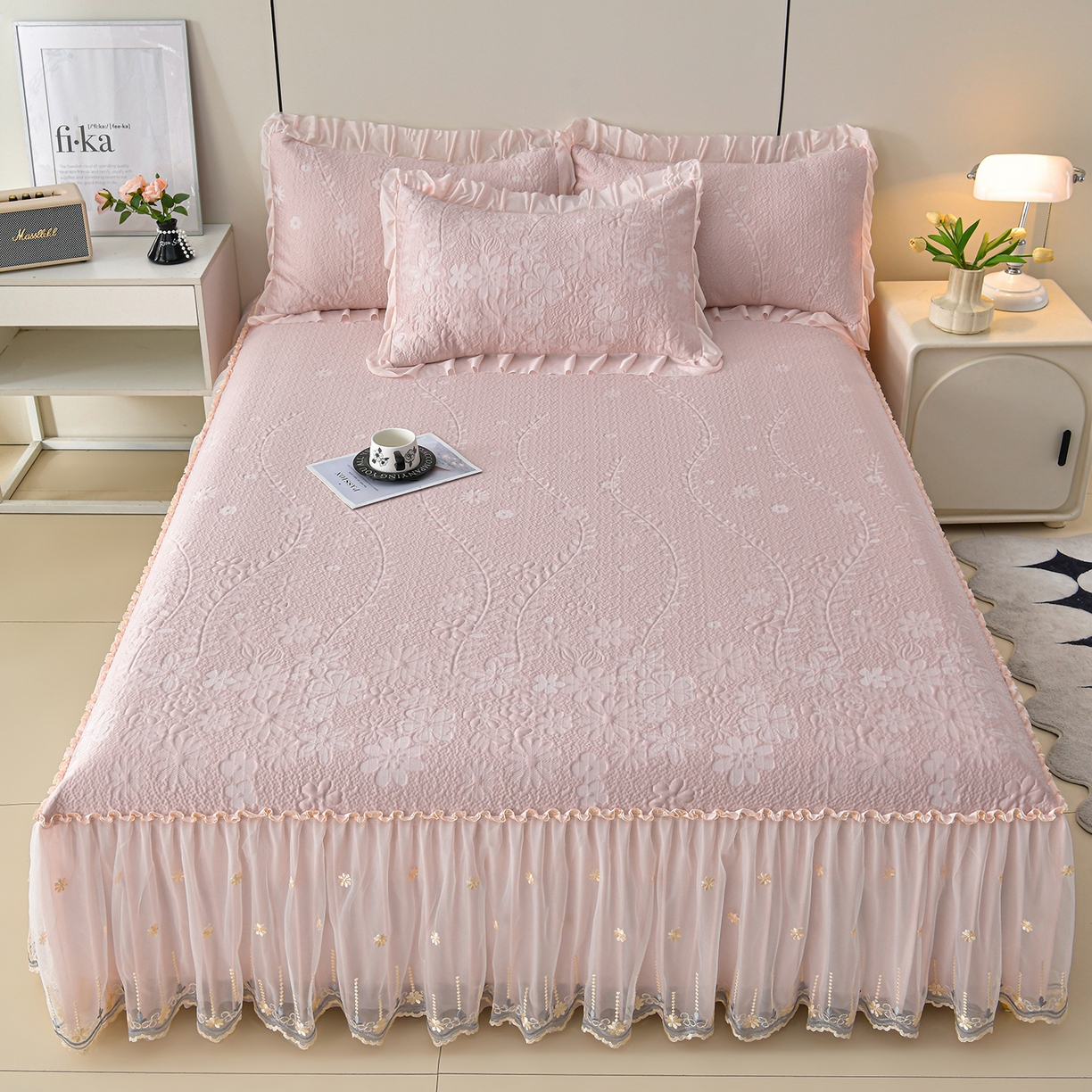 91家纺网 家纺一手货源 找家纺 民新家纺 2026新款3D立体冰豆豆席床裙三件套 漫舞-粉