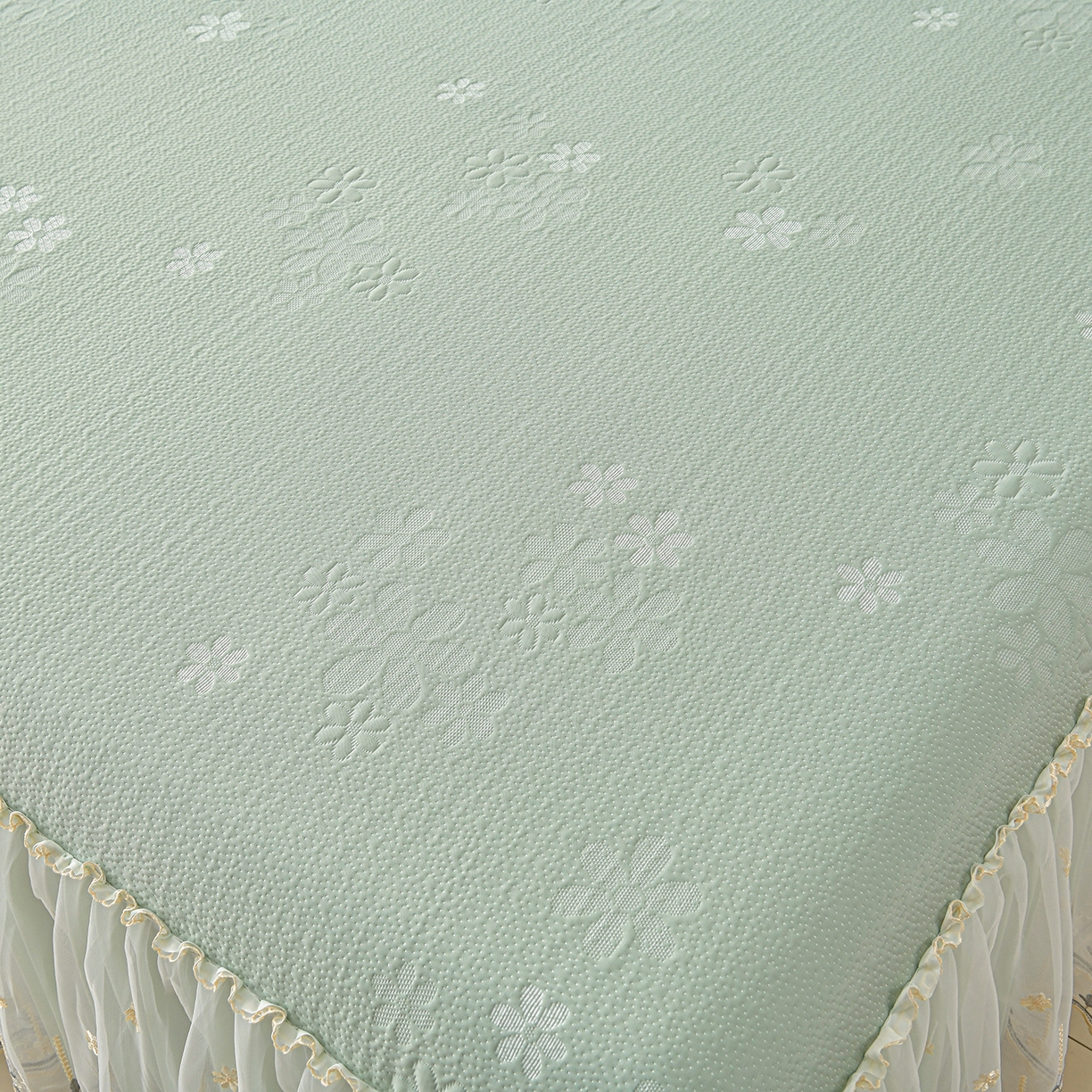 91家纺网 家纺一手货源 找家纺 民新家纺 2026新款3D立体冰豆豆席床裙三件套 幸运花朵-绿