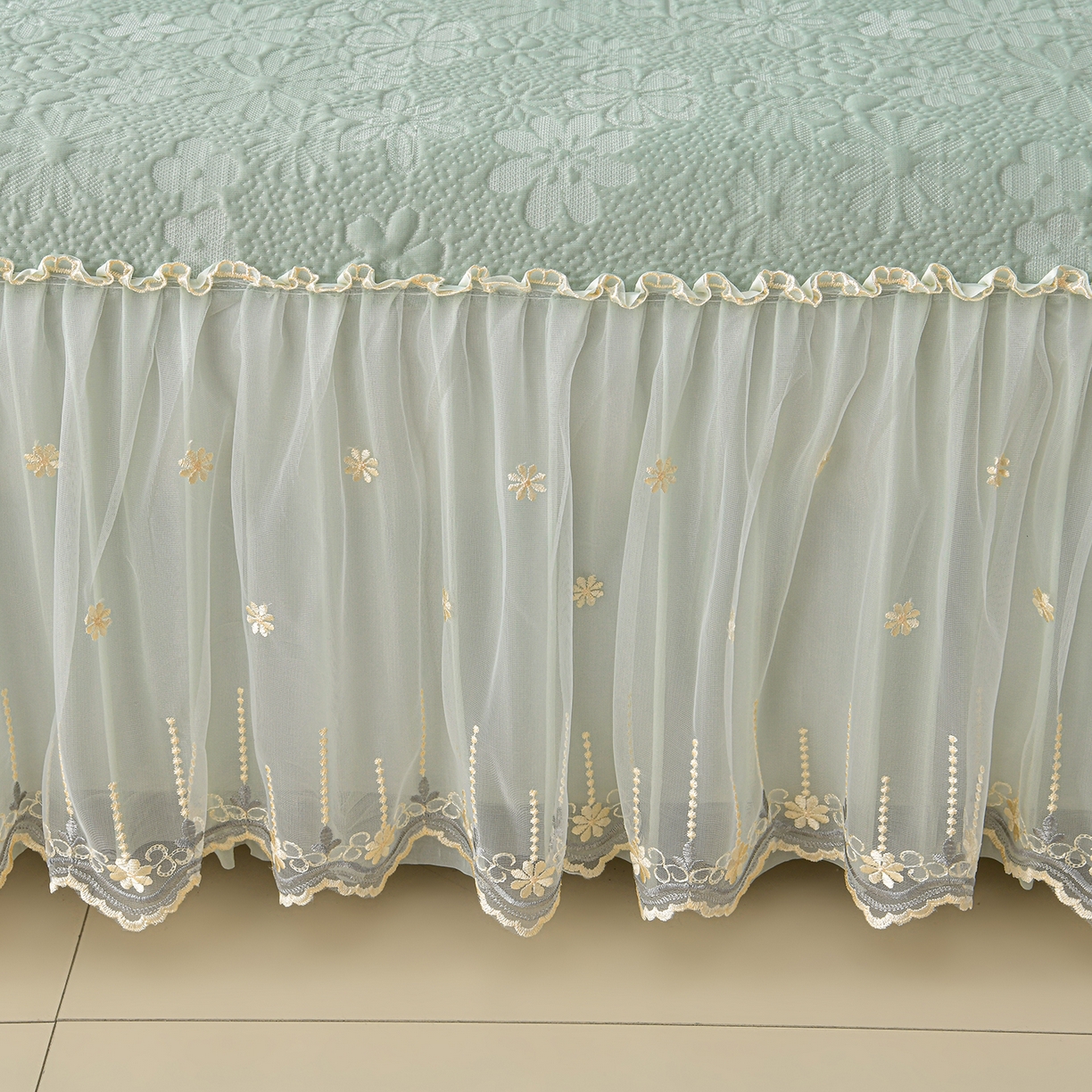 91家纺网 家纺一手货源 找家纺 民新家纺 2026新款3D立体冰豆豆席床裙三件套 漫舞-绿