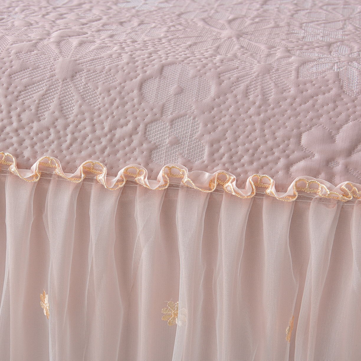 91家纺网 家纺一手货源 找家纺 民新家纺 2026新款3D立体冰豆豆席床裙三件套 漫舞-粉