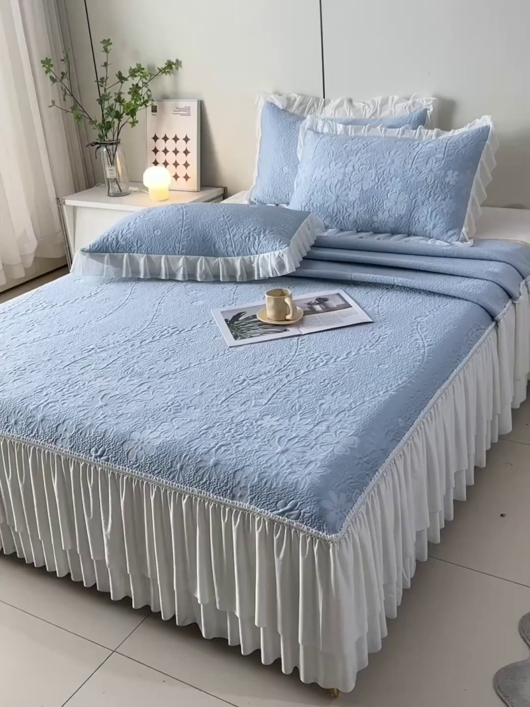 91家纺网 家纺一手货源 找家纺 民新家纺 2026新款3D立体冰豆豆席床裙三件套 漫舞-蓝