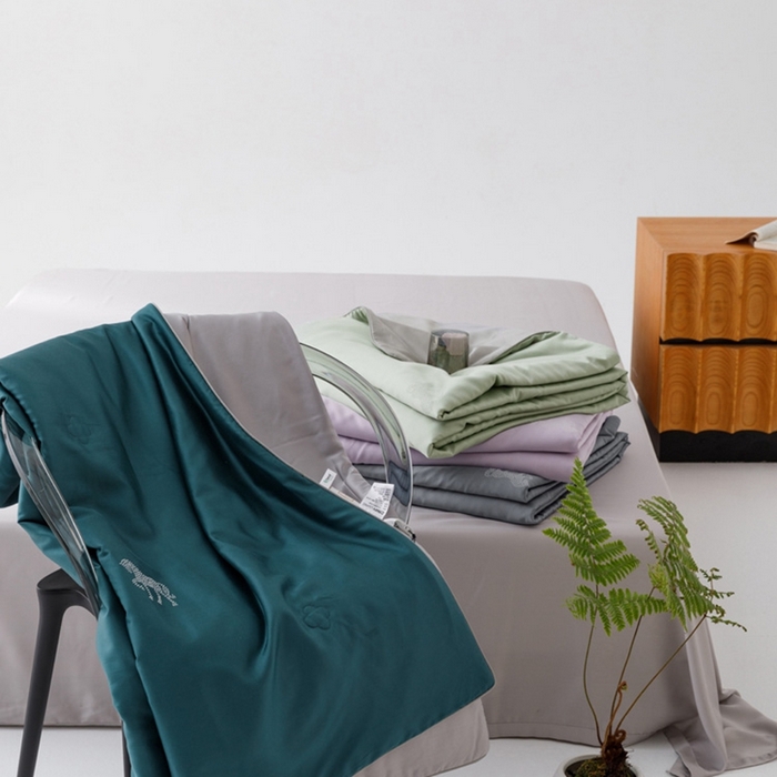 91家纺网 家纺一手货源 找家纺 CINNY馨宜 2026新款60莱赛尔大豆纤维撞色天丝夏被-伯爵 组合图