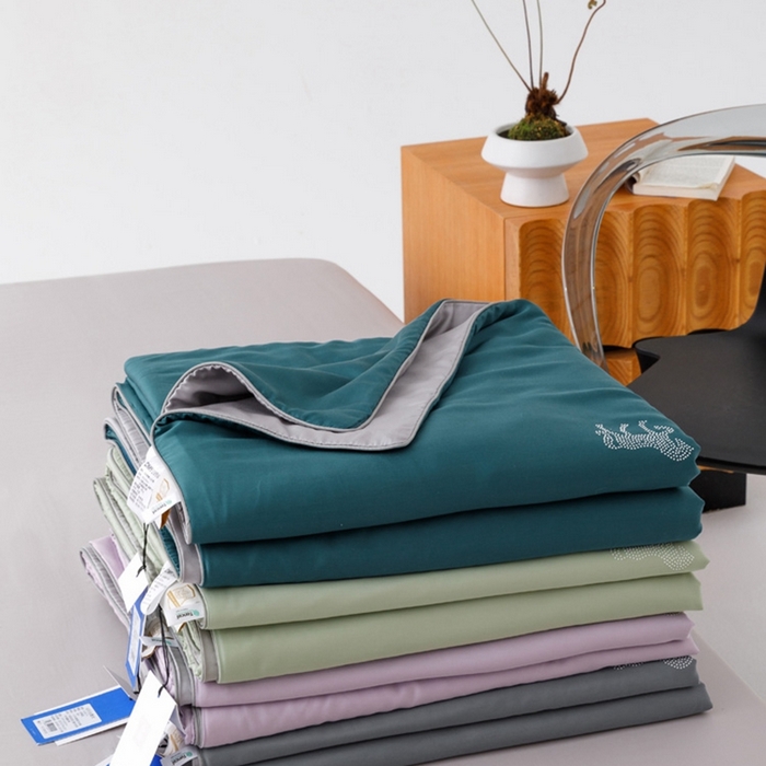 91家纺网 家纺一手货源 找家纺 CINNY馨宜 2026新款60莱赛尔大豆纤维撞色天丝夏被-伯爵 组合图