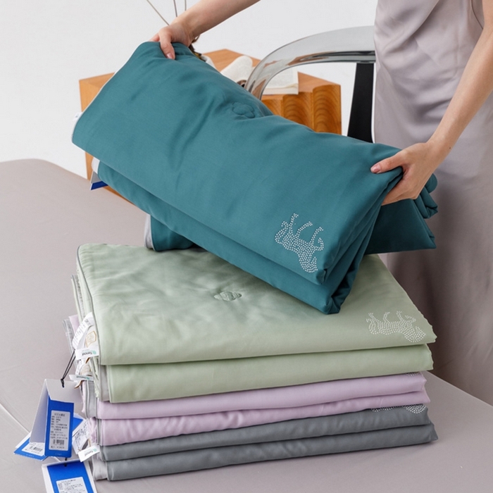 91家纺网 家纺一手货源 找家纺 CINNY馨宜 2026新款60莱赛尔大豆纤维撞色天丝夏被-伯爵 组合图