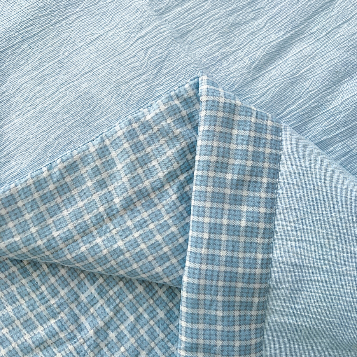 91家纺网 家纺一手货源 找家纺 鹿辉家居（原吉欧力） 2026新款100%新疆棉花水洗色织夏被四件套 浅蓝