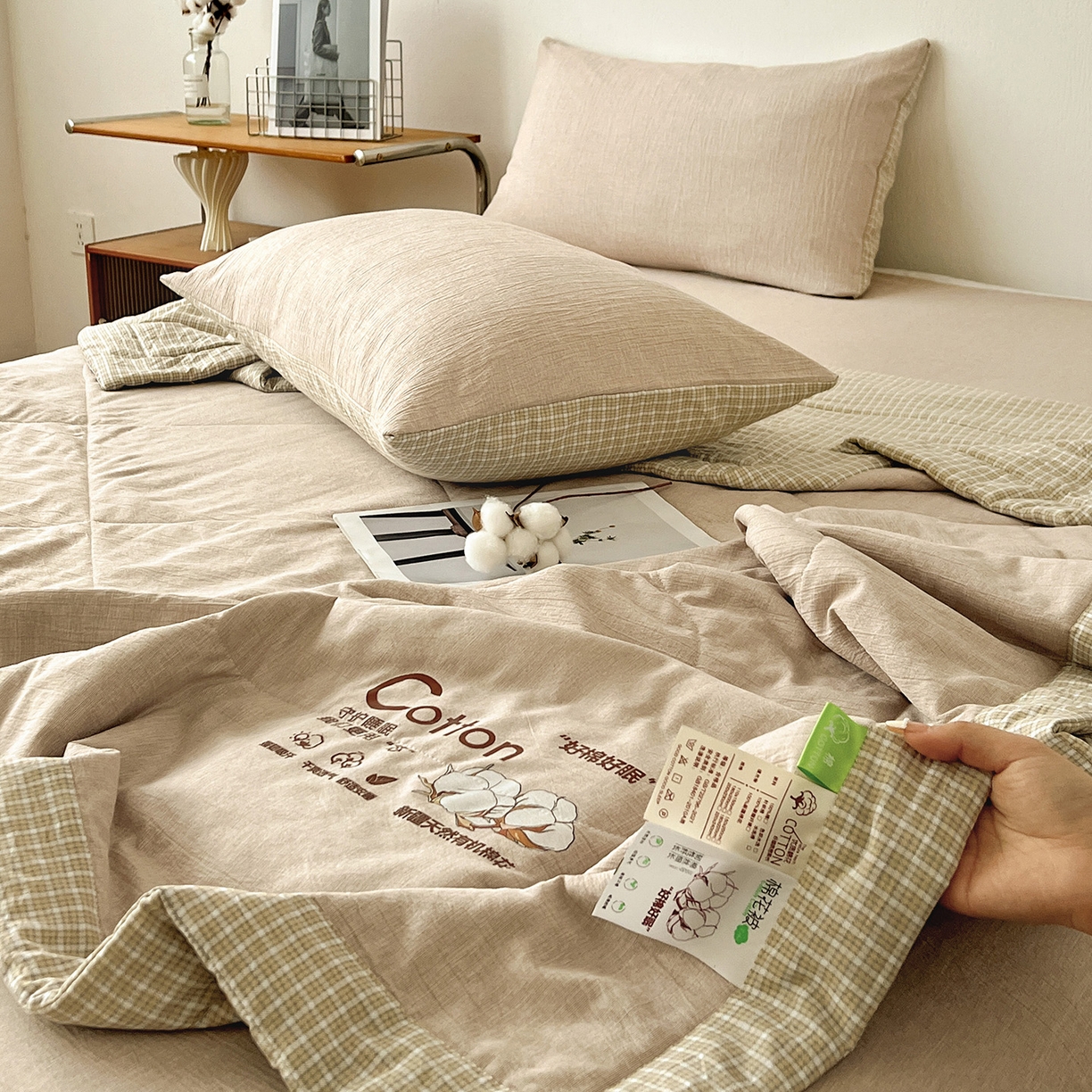 91家纺网 家纺一手货源 找家纺 鹿辉家居（原吉欧力） 2026新款100%新疆棉花水洗色织夏被四件套 杏色