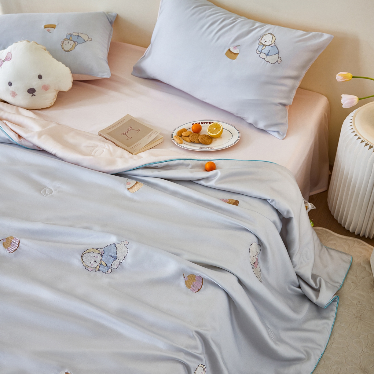 91家纺网 家纺一手货源 找家纺 风向标家纺 2026新款50天丝大豆棉夏被-萌宠甜夏系列 蓝汪浅夏